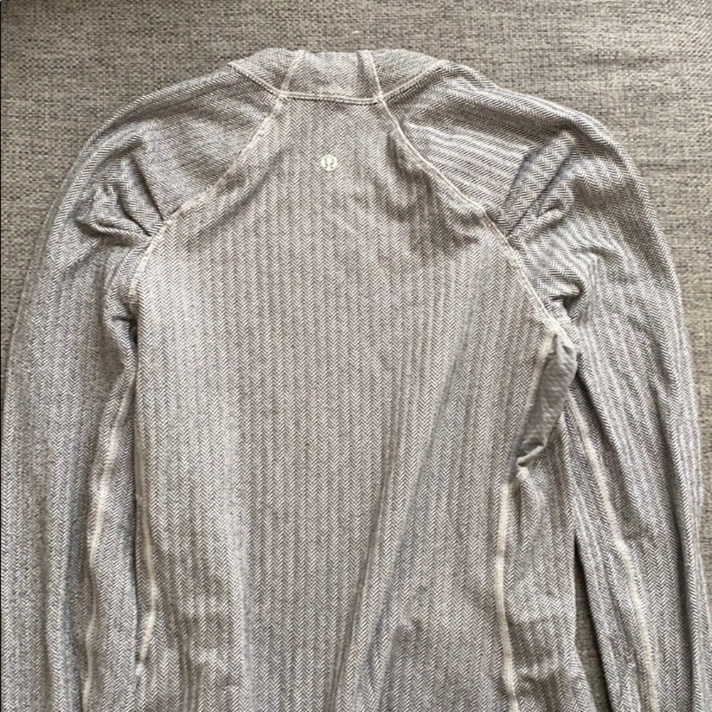 Lulu lemon long sleeve running shirt